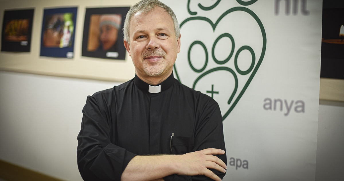 A családok segítése az evangélium erejével